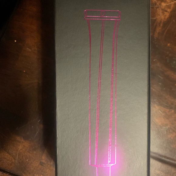 New In Box- Dyson Airwrap curling attachment. - Picture 2 of 3